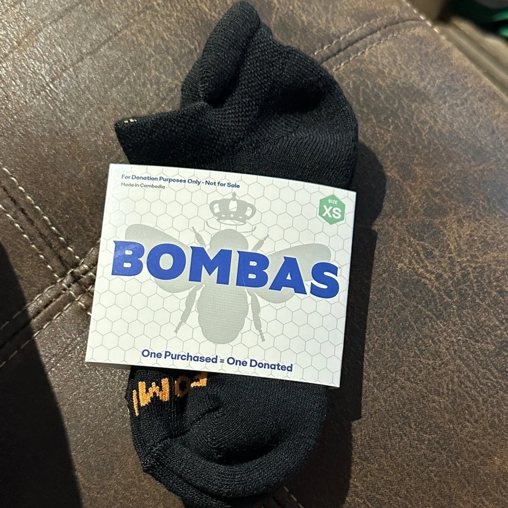 6 pairs of Bombas Women's No-Show Socks Black with Blue and Orange Accents
